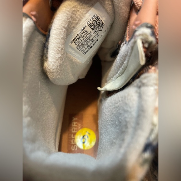 Sperry Women's Saltwater Plaid Wool Duck Boots shoe pink/ivory colorway woman 9 - Picture 11 of 14